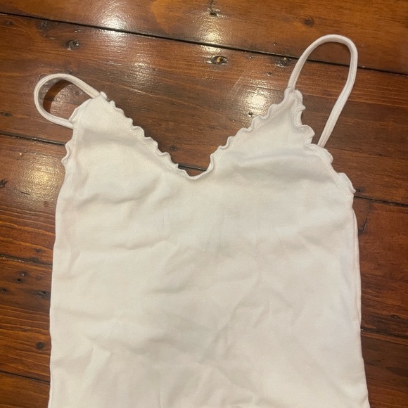 Brandy Melville Tanks. No marks. Gently used. - Picture 3 of 6